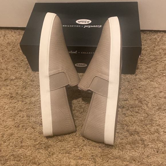 Dr. Scholl's Luna Slip-on Taupe Flats with White Sole. Women’s Size 10 - Picture 7 of 10